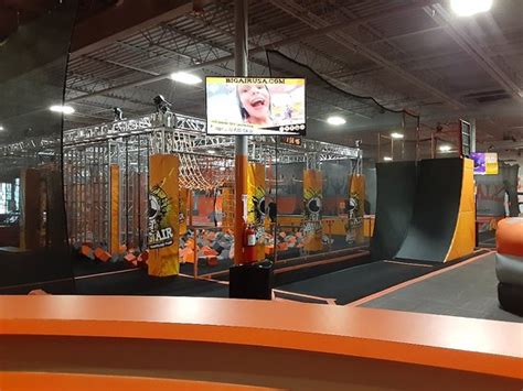 Big air spartanburg - Indoor Guide: Big Air of Spartanburg. 864.580.6462 660 Spartan Boulevard, Spartanburg, SC. Big Air USA Spartanburg Website. Big Air is the next generation of trampoline parks! Bounce off our walls in Spartanburg’s largest Trampoline Park featuring over 35 fun and exciting attractions all included in the admission.
